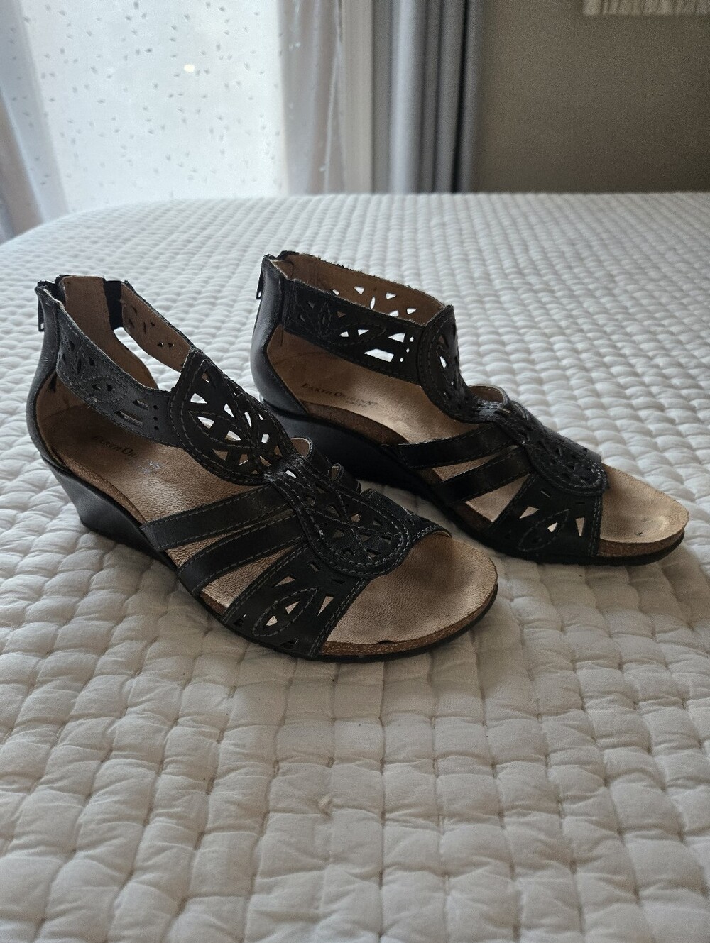 Earth Sandals - Black Laser-Cut Wedge - Women's Comfort Style Size 8.5